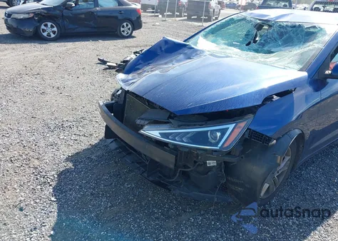 2019 Hyundai Elantra Sel z USA, uszkodzony, nr VIN 5NPD84LFXKH412014